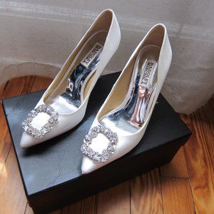 Badgley Mischka Cher Crystal Embellished Pump White Satin 7